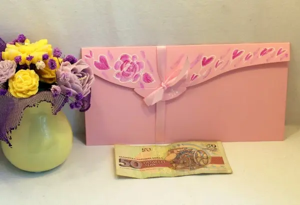"Пликове за пари"с нарисувана Роза и сърца балони.