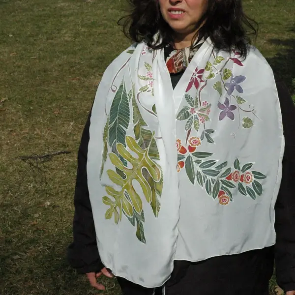 Копринен шал с нарисувани"Тропически цветя"р-р 140/40см.