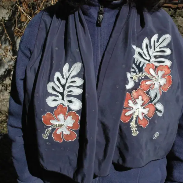 Копринен шал с нарисуван"Хибискус"р-р 140/40см.